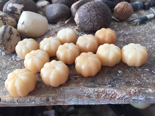 曾氏雕刻——风化菩提根南瓜手串 第8步