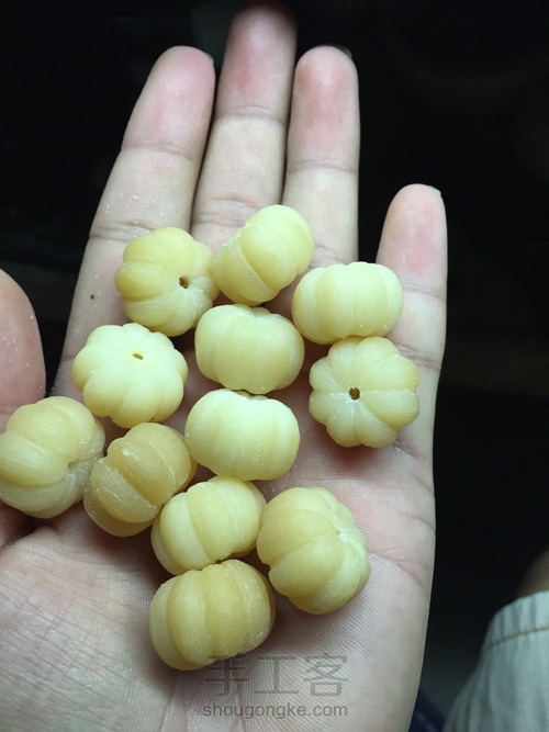 曾氏雕刻——风化菩提根南瓜手串 第15步