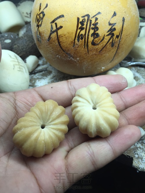 象牙果纯手工精雕——多瓣金刚 第13步