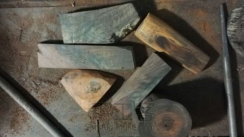 大红酸枝瘤花手把件 第1步