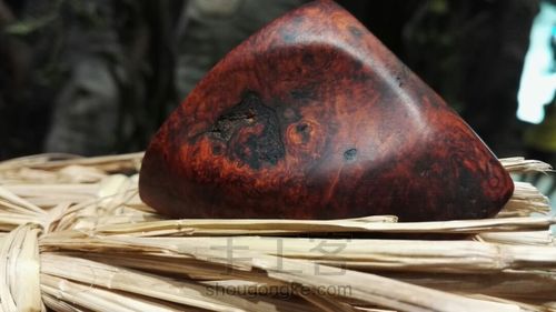 大红酸枝瘤花手把件 第2步