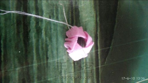 不织布山茶花开关贴 第7步