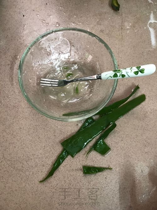 自制芦荟珍珠面膜 第3步