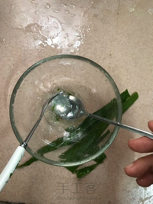 自制芦荟珍珠面膜 第4步