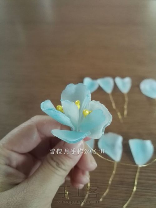 热缩片制作的山茶花—雪樱月原创 第7步
