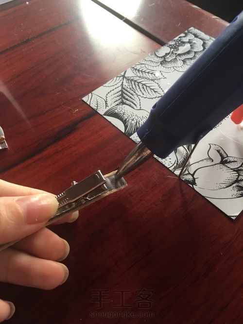 玫瑰花一字夹 第1步