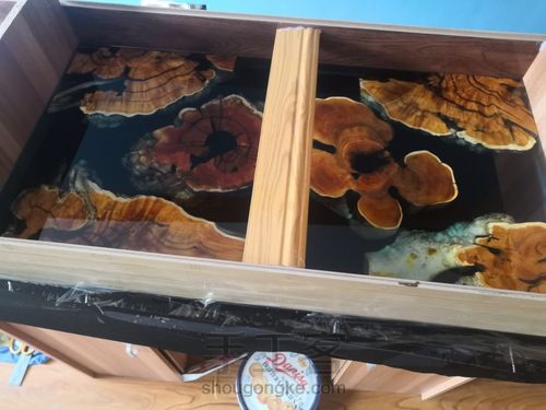 树脂木茶几面 第10步