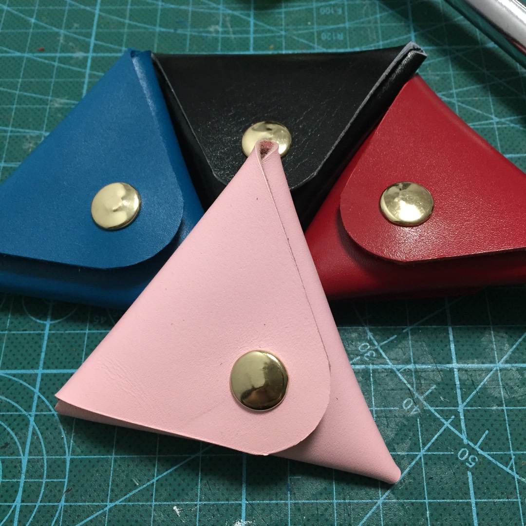 和大家分享一个超简单的三角形状零钱耳机包～
