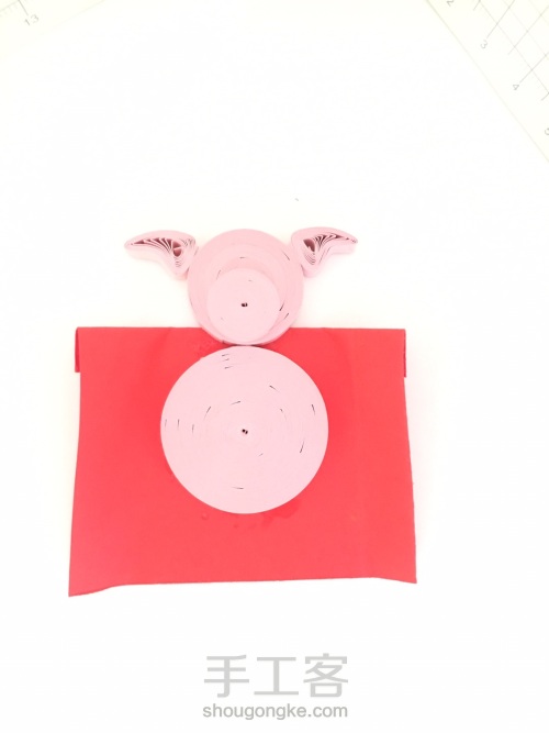 (￣(●●)￣)【衍纸原创】猪猪背包小挂件教程 第10步