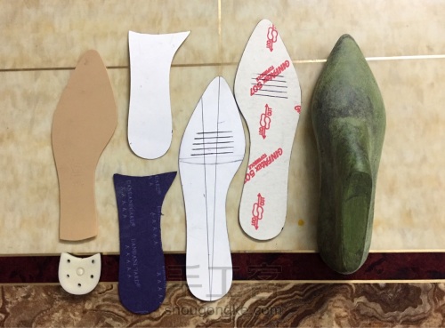 《蓝色大海的传说》李敏镐给人鱼全智贤买的小绿鞋制作过程。 第6步