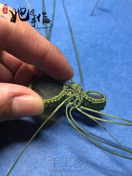 原创 简单组合编织吊坠颈绳项链（一） 第19步