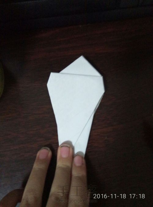折纸灰常简单的千纸鹤 第4步