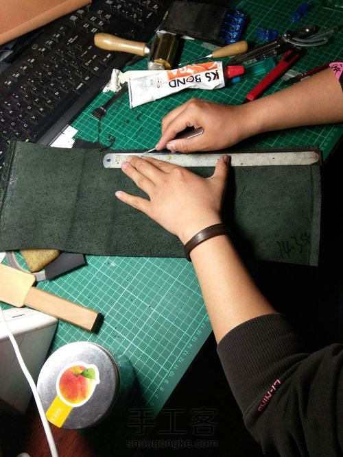 黑色牛皮方包 第14步