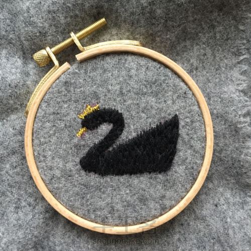 【刺绣】优雅黑天鹅—你的专属围巾 第2步