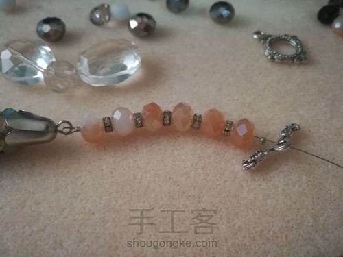 一个不是很成功的串珠手镯 第13步