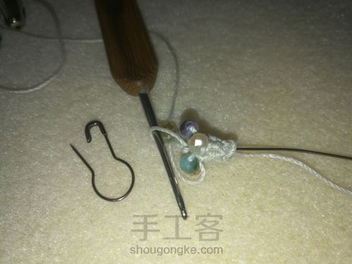 一个不是很成功的串珠手镯 第5步