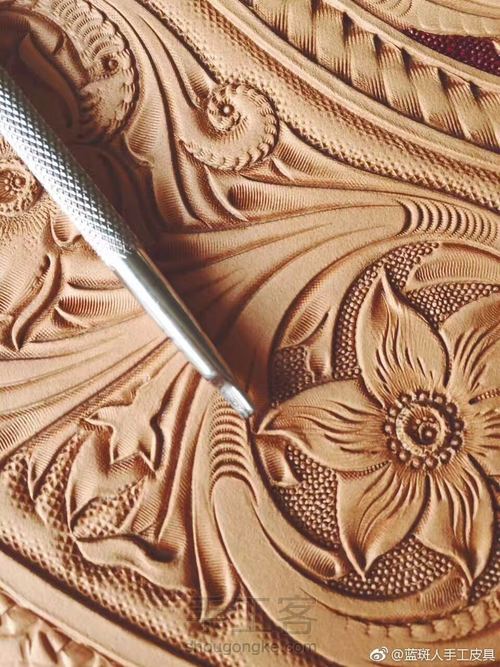 皮雕挂钟 第3步