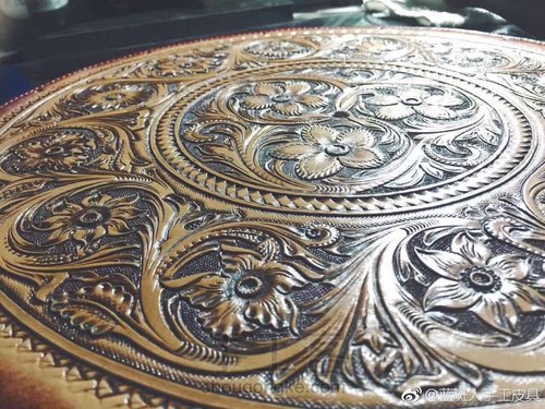 皮雕挂钟 第4步