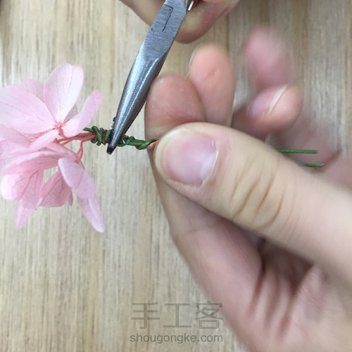 零基础花艺课-粉色系永生花小桌花by花功夫永生花 第17步