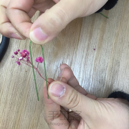 零基础花艺课-粉色系永生花小桌花by花功夫永生花 第20步