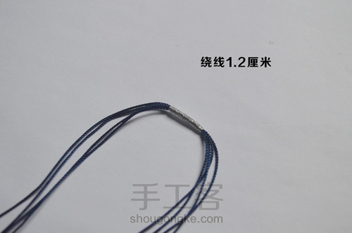 毛衣穿出高级感，这些单品少不了，八股辫毛衣链项链绳教程 第8步