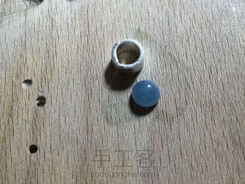 茄紫色翡翠的转运红绳 第3步