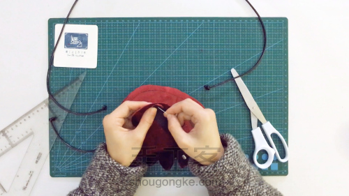 手工缝制儿童装饰小包包，“鼠”你最可爱 第24步