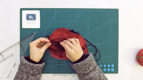 手工缝制儿童装饰小包包，“鼠”你最可爱 第29步