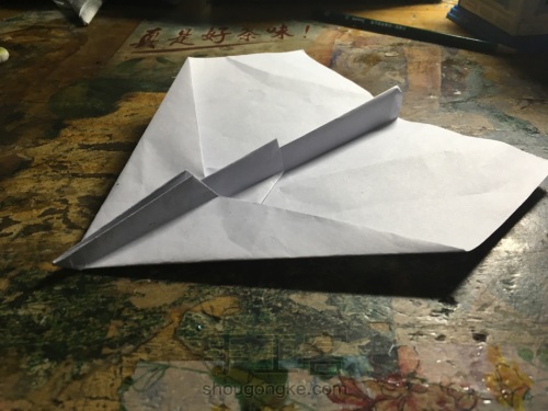 参加过大赛的飞60米的纸飞机 第13步