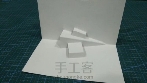 【纸雕贺卡】立体贺卡（第4期）纵开式贺卡 与 斜向台阶设计 第5步