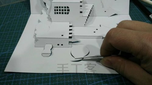 【纸雕贺卡】立体贺卡（第4期）纵开式贺卡 与 斜向台阶设计 第21步