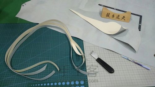 【手工皮艺】 十字纹简约斜挎包 第2步