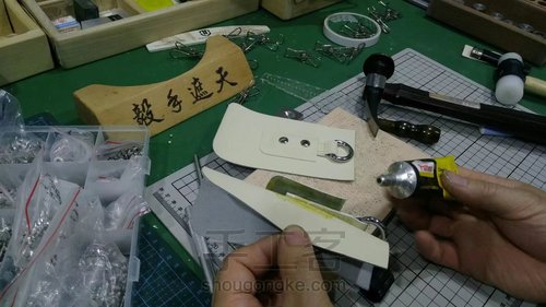 【手工皮艺】 十字纹简约斜挎包 第19步
