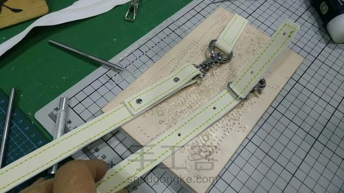 【手工皮艺】 十字纹简约斜挎包 第16步