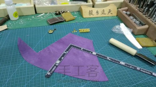 【手工皮艺】双拼色拉链小提包 第48步