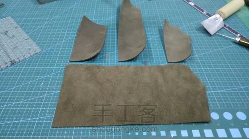 【手工皮艺】三折多用钥匙包 第3步