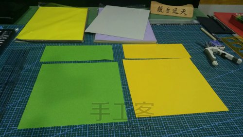 【纸雕贺卡】立体贺卡（第8期）圣诞树折纸贺卡实例讲解 第2步