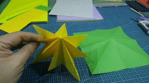 【纸雕贺卡】立体贺卡（第8期）圣诞树折纸贺卡实例讲解 第3步