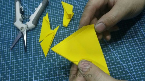 【纸雕贺卡】立体贺卡（第8期）圣诞树折纸贺卡实例讲解 第4步