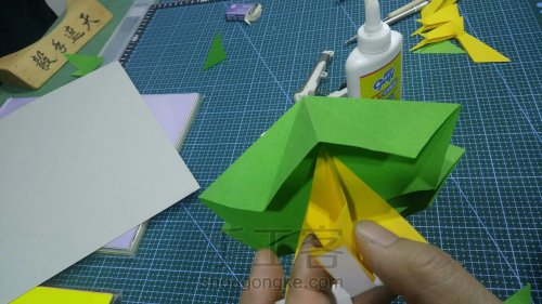 【纸雕贺卡】立体贺卡（第8期）圣诞树折纸贺卡实例讲解 第12步