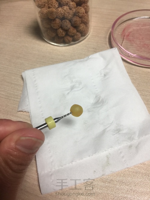 蜜蜡红绳 第3步