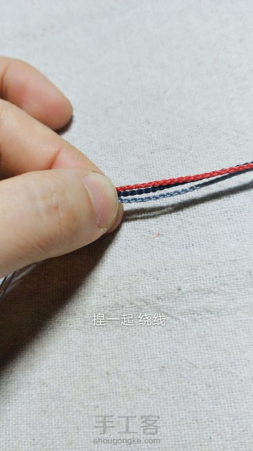 超级简单的三层手绳 第8步