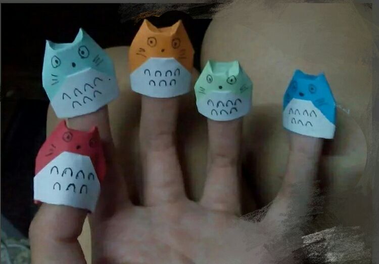 这是一款简单的手工龙猫手指套，喜欢的可以按照自己的喜好来制作不同颜色的龙猫！