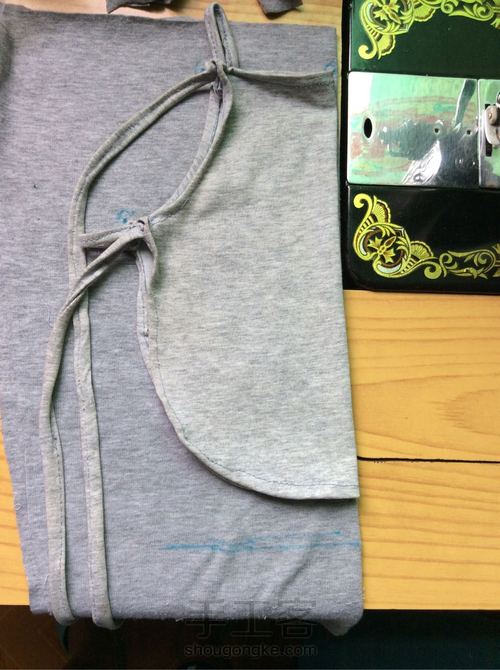 宝宝肚兜 第3步