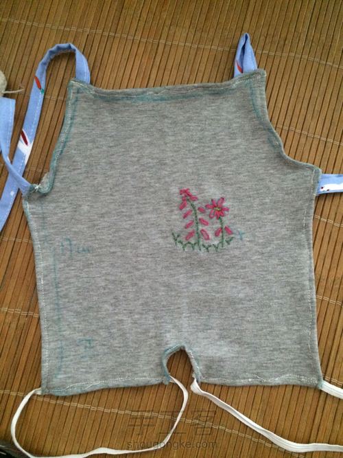 宝宝肚兜 第18步