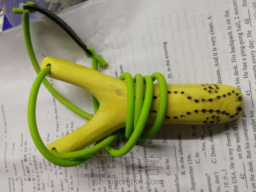 开年手作:高山实木弹弓 第32步