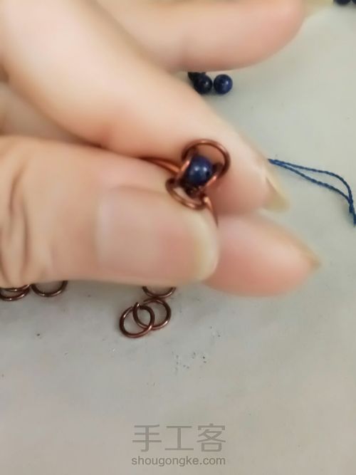 夏季，来一款漂亮的小手链吧 第6步