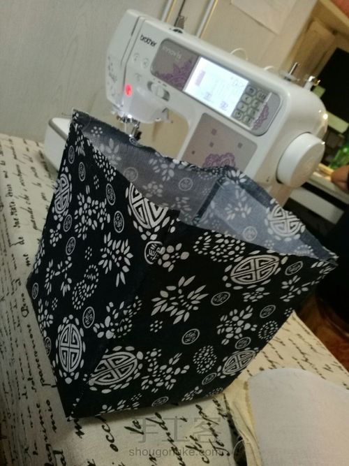 复古蓝布手绣素麻双面置物筐 第4步