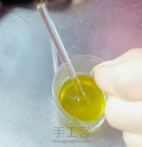 蜂蜜唇膏 第3步