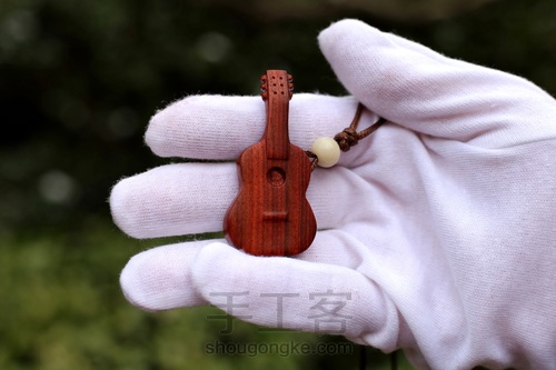 红檀吉他挂坠,背面嵌木粉 第11步